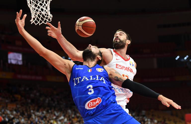 意大利和西班牙篮球比赛